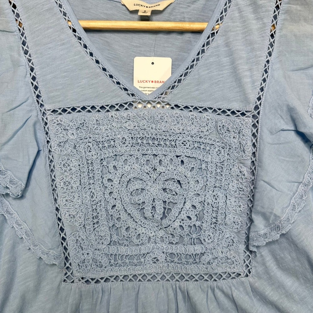 Lucky Brand Blue Lace Crochet V Neck Flutter Sleeve Peplum Top Size L NWT - Picture 2 of 9